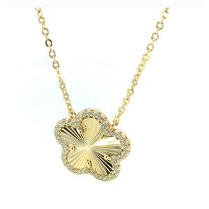 Women's Lucky Charm Pavé Clover Pendant Necklace Color Gold
